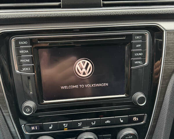 Білий Фольксваген Пассат, об'ємом двигуна 0 л та пробігом 175 тис. км за 13500 $, фото 19 на Automoto.ua