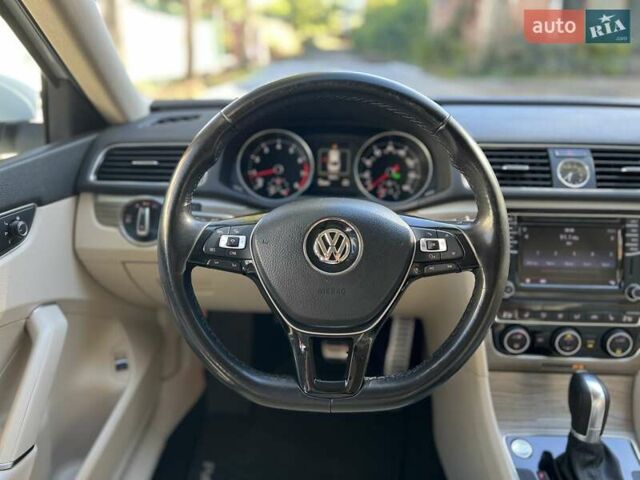 Фольксваген Пассат 2017 в Львове на Automoto.ua Белый Фольксваген Пассат, объемом двигателя 1.8 л и пробегом 78 тыс. км за 15750 $, фото 18 на Automoto.ua