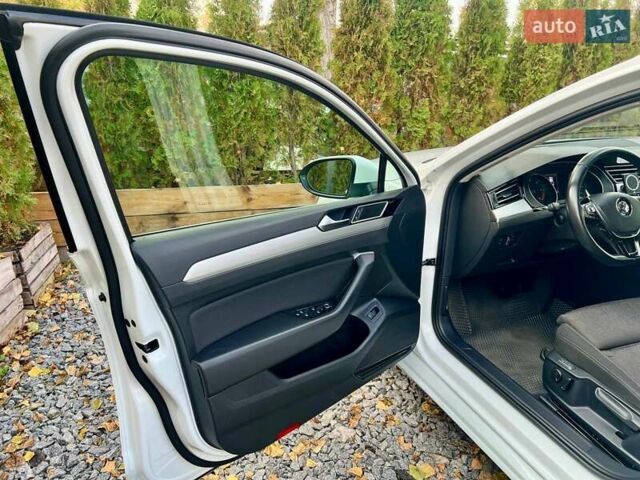 Белый Фольксваген Пассат, объемом двигателя 1.97 л и пробегом 240 тыс. км за 17900 $, фото 36 на Automoto.ua