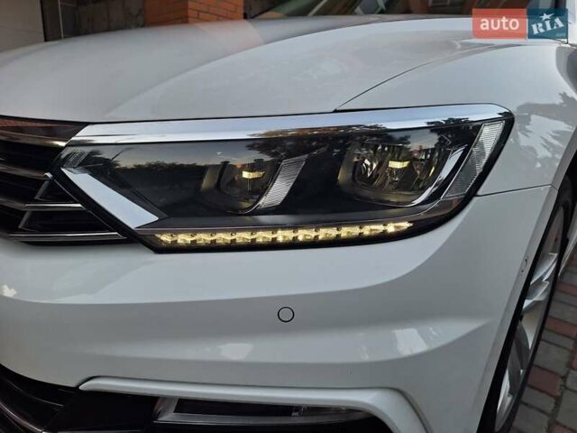 Белый Фольксваген Пассат, объемом двигателя 2 л и пробегом 200 тыс. км за 22500 $, фото 53 на Automoto.ua