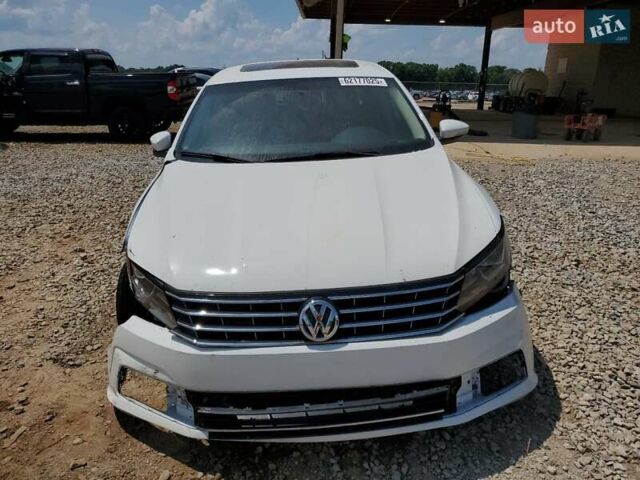 Белый Фольксваген Пассат, объемом двигателя 1.8 л и пробегом 129 тыс. км за 2200 $, фото 4 на Automoto.ua