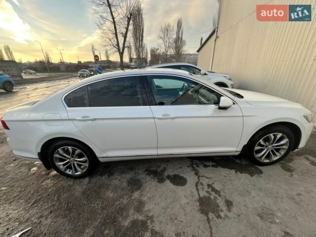 Білий Фольксваген Пассат, об'ємом двигуна 2 л та пробігом 189 тис. км за 20500 $, фото 3 на Automoto.ua
