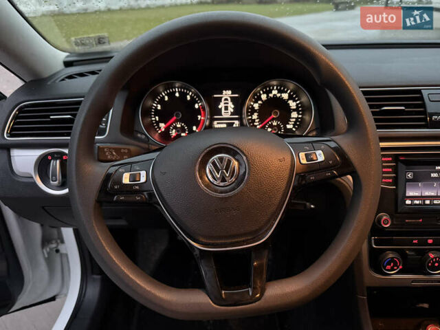 Белый Фольксваген Пассат, объемом двигателя 2 л и пробегом 273 тыс. км за 8300 $, фото 26 на Automoto.ua