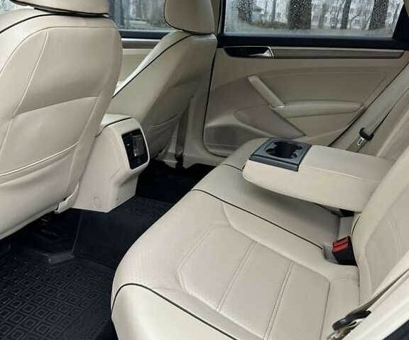 Білий Фольксваген Пассат, об'ємом двигуна 1.8 л та пробігом 132 тис. км за 10000 $, фото 8 на Automoto.ua