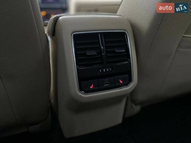 Белый Фольксваген Пассат, объемом двигателя 1.8 л и пробегом 167 тыс. км за 13990 $, фото 44 на Automoto.ua