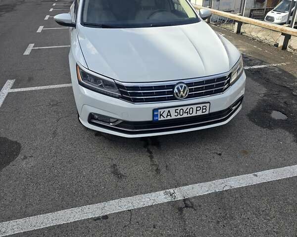 Белый Фольксваген Пассат, объемом двигателя 1.98 л и пробегом 133 тыс. км за 13300 $, фото 1 на Automoto.ua