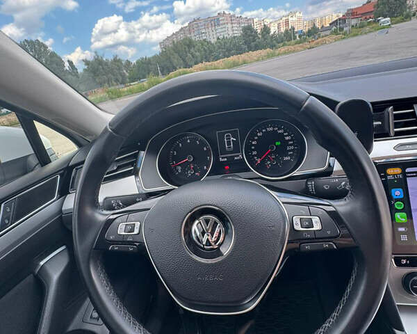 Белый Фольксваген Пассат, объемом двигателя 1.8 л и пробегом 106 тыс. км за 18599 $, фото 7 на Automoto.ua