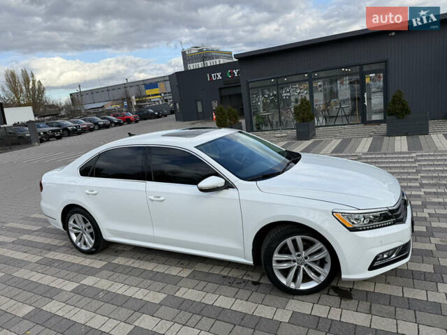 Фольксваген Пассат 2017 в Львове на Automoto.ua Белый Фольксваген Пассат, объемом двигателя 2 л и пробегом 88 тыс. км за 15900 $, фото 11 на Automoto.ua