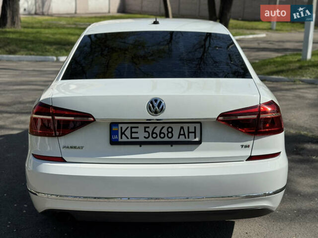 Белый Фольксваген Пассат, объемом двигателя 1.8 л и пробегом 78 тыс. км за 13800 $, фото 7 на Automoto.ua