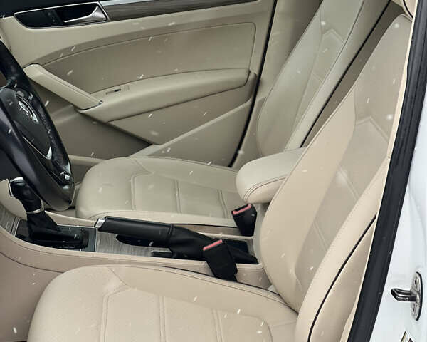 Білий Фольксваген Пассат, об'ємом двигуна 1.8 л та пробігом 119 тис. км за 15600 $, фото 14 на Automoto.ua