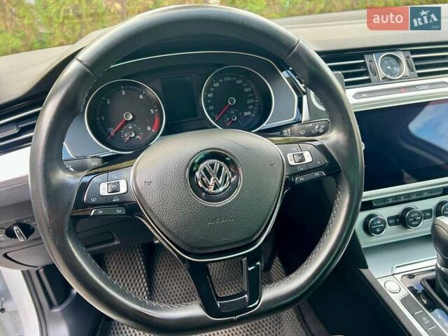 Белый Фольксваген Пассат, объемом двигателя 1.97 л и пробегом 240 тыс. км за 17900 $, фото 53 на Automoto.ua