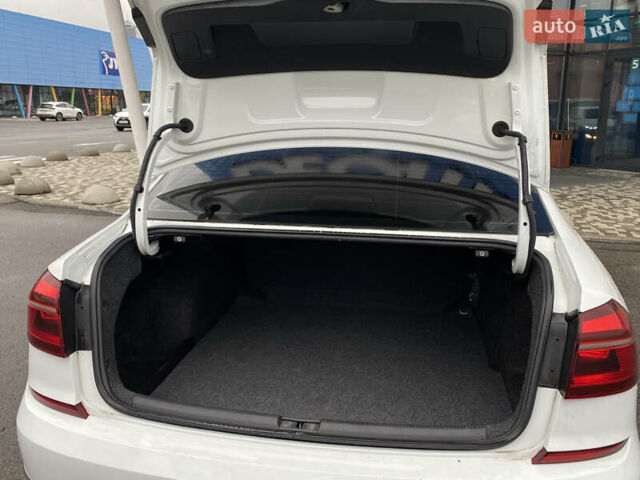 Белый Фольксваген Пассат, объемом двигателя 1.8 л и пробегом 198 тыс. км за 11150 $, фото 29 на Automoto.ua