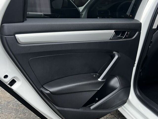 Белый Фольксваген Пассат, объемом двигателя 1.8 л и пробегом 185 тыс. км за 13000 $, фото 14 на Automoto.ua