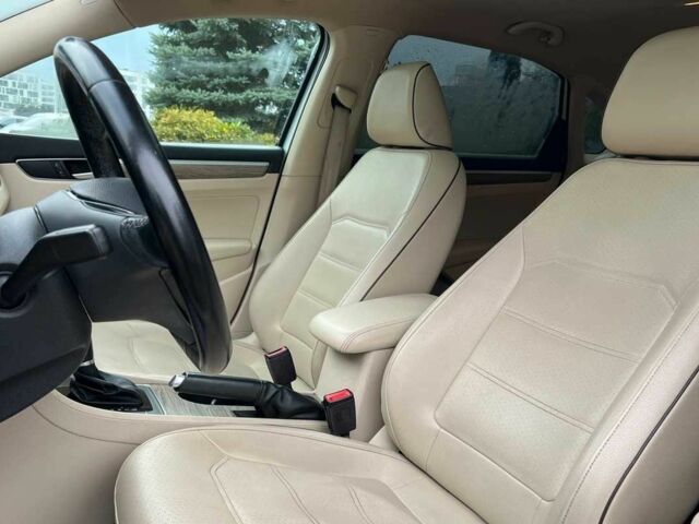 Білий Фольксваген Пассат, об'ємом двигуна 2 л та пробігом 115 тис. км за 12500 $, фото 8 на Automoto.ua