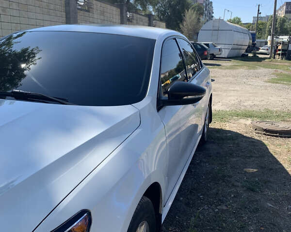 Белый Фольксваген Пассат, объемом двигателя 1.8 л и пробегом 95 тыс. км за 11600 $, фото 19 на Automoto.ua