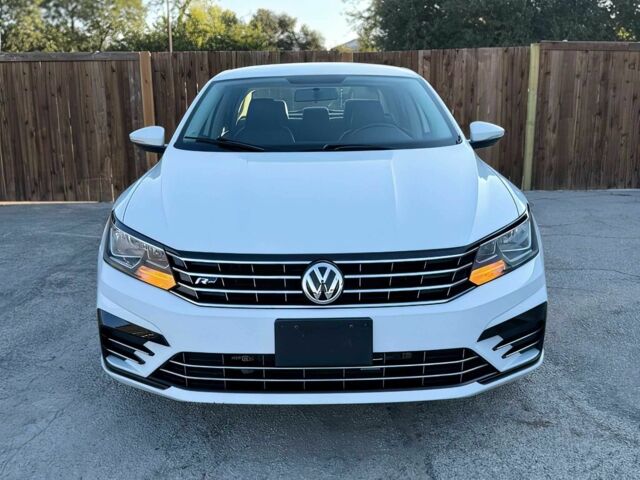 Белый Фольксваген Пассат, объемом двигателя 1.8 л и пробегом 53 тыс. км за 9800 $, фото 1 на Automoto.ua