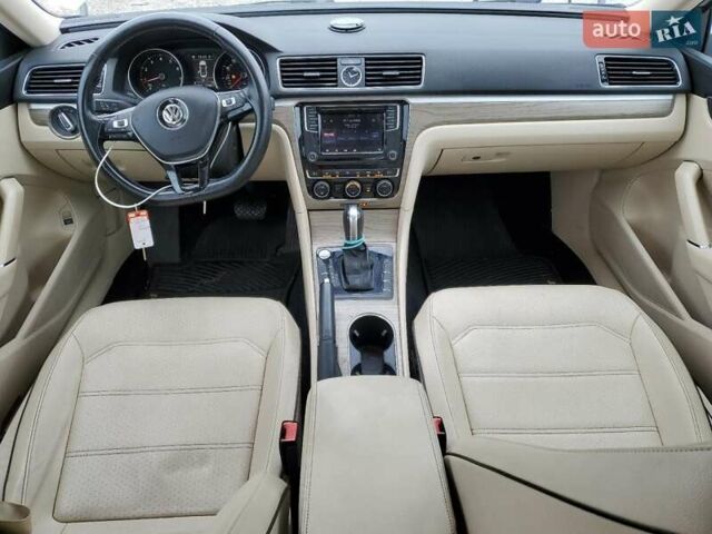 Белый Фольксваген Пассат, объемом двигателя 1.8 л и пробегом 141 тыс. км за 1800 $, фото 7 на Automoto.ua