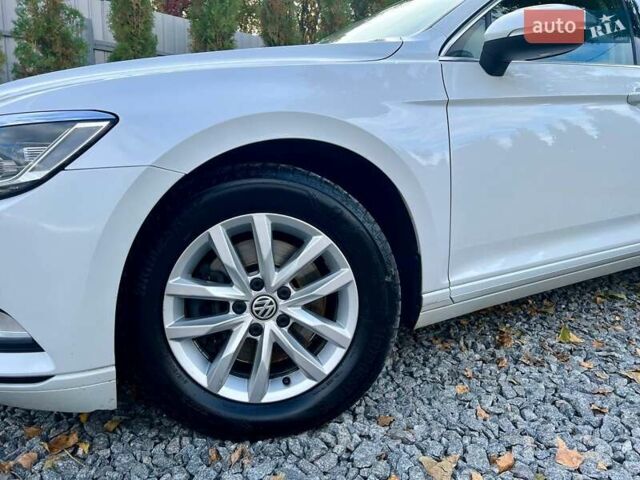 Белый Фольксваген Пассат, объемом двигателя 1.97 л и пробегом 240 тыс. км за 17900 $, фото 13 на Automoto.ua