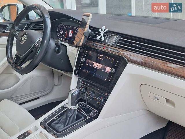 Белый Фольксваген Пассат, объемом двигателя 2 л и пробегом 200 тыс. км за 22500 $, фото 52 на Automoto.ua