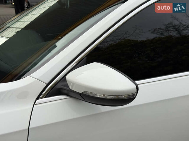 Белый Фольксваген Пассат, объемом двигателя 1.8 л и пробегом 57 тыс. км за 11299 $, фото 18 на Automoto.ua