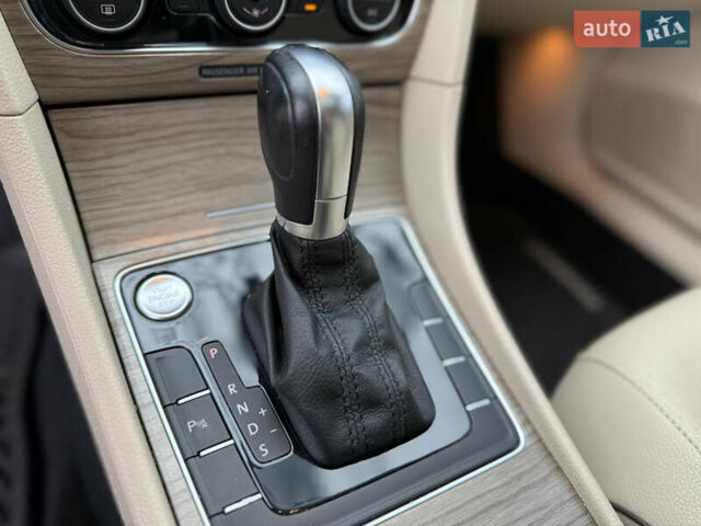 Белый Фольксваген Пассат, объемом двигателя 1.8 л и пробегом 150 тыс. км за 14600 $, фото 27 на Automoto.ua