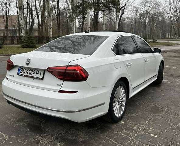 Білий Фольксваген Пассат, об'ємом двигуна 1.8 л та пробігом 132 тис. км за 10000 $, фото 3 на Automoto.ua