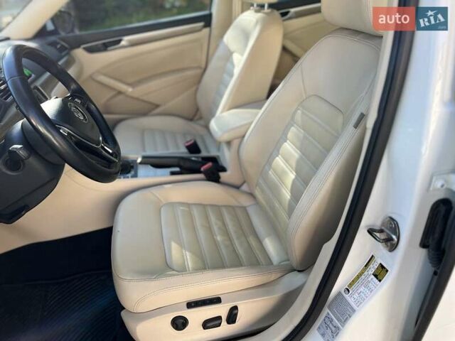 Белый Фольксваген Пассат, объемом двигателя 1.8 л и пробегом 78 тыс. км за 15450 $, фото 11 на Automoto.ua