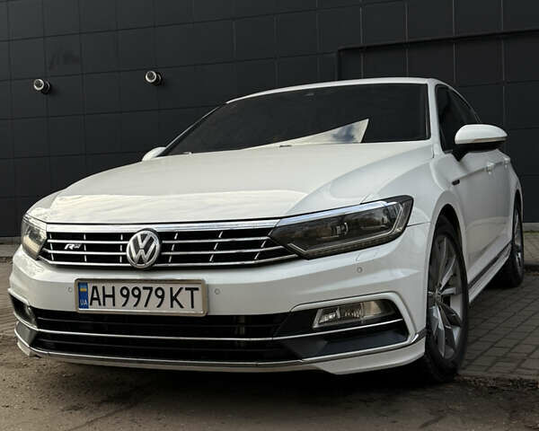 Белый Фольксваген Пассат, объемом двигателя 1.97 л и пробегом 375 тыс. км за 23500 $, фото 1 на Automoto.ua