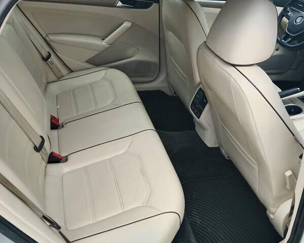 Білий Фольксваген Пассат, об'ємом двигуна 1.8 л та пробігом 109 тис. км за 17800 $, фото 5 на Automoto.ua