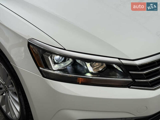 Белый Фольксваген Пассат, объемом двигателя 1.8 л и пробегом 57 тыс. км за 11299 $, фото 29 на Automoto.ua