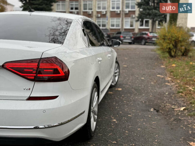 Белый Фольксваген Пассат, объемом двигателя 1.8 л и пробегом 150 тыс. км за 14600 $, фото 18 на Automoto.ua