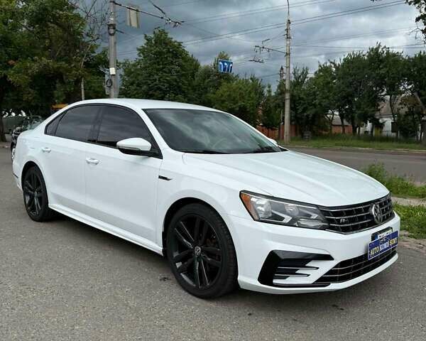 Белый Фольксваген Пассат, объемом двигателя 1.98 л и пробегом 140 тыс. км за 15600 $, фото 2 на Automoto.ua