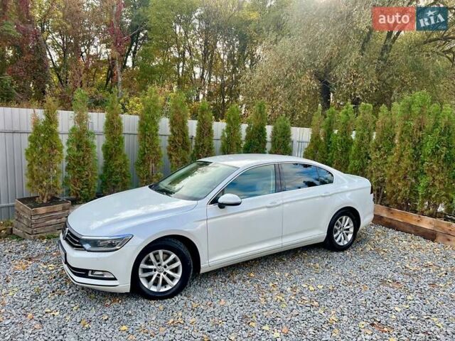 Белый Фольксваген Пассат, объемом двигателя 1.97 л и пробегом 240 тыс. км за 17900 $, фото 19 на Automoto.ua