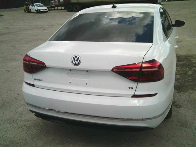 Белый Фольксваген Пассат, объемом двигателя 2 л и пробегом 222 тыс. км за 13900 $, фото 8 на Automoto.ua