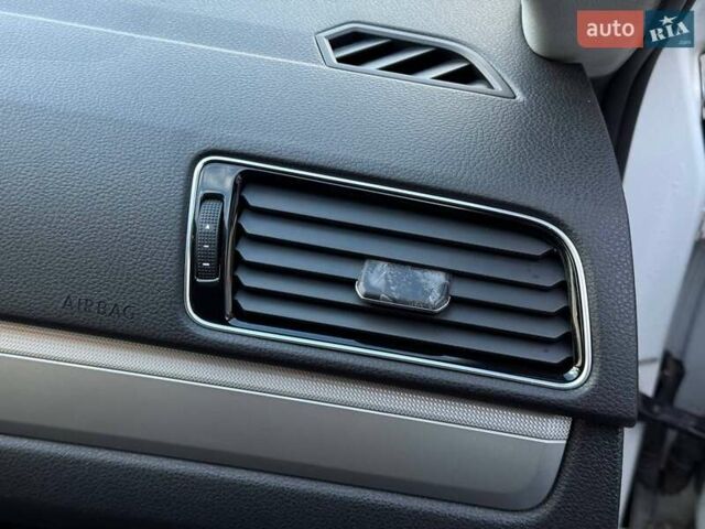 Белый Фольксваген Пассат, объемом двигателя 2 л и пробегом 90 тыс. км за 12800 $, фото 76 на Automoto.ua