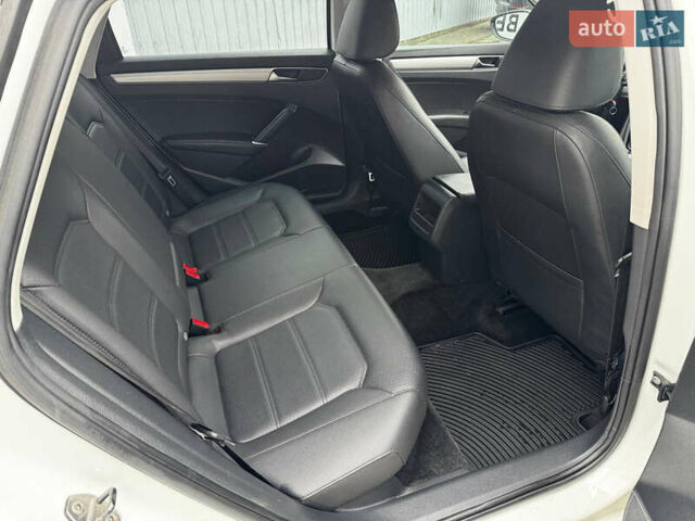 Белый Фольксваген Пассат, объемом двигателя 2 л и пробегом 70 тыс. км за 11999 $, фото 12 на Automoto.ua