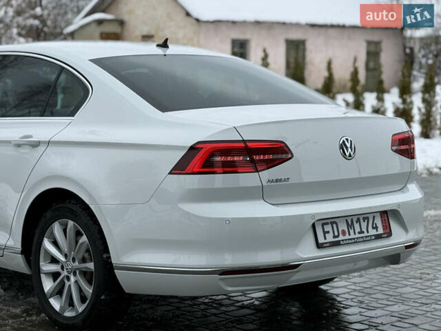 Белый Фольксваген Пассат, объемом двигателя 2 л и пробегом 198 тыс. км за 18950 $, фото 41 на Automoto.ua
