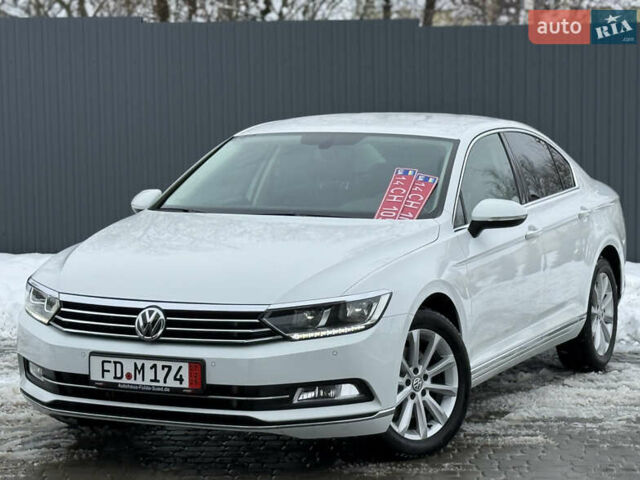 Белый Фольксваген Пассат, объемом двигателя 2 л и пробегом 198 тыс. км за 18950 $, фото 2 на Automoto.ua