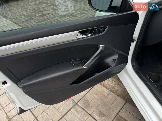 Белый Фольксваген Пассат, объемом двигателя 2 л и пробегом 70 тыс. км за 11999 $, фото 8 на Automoto.ua