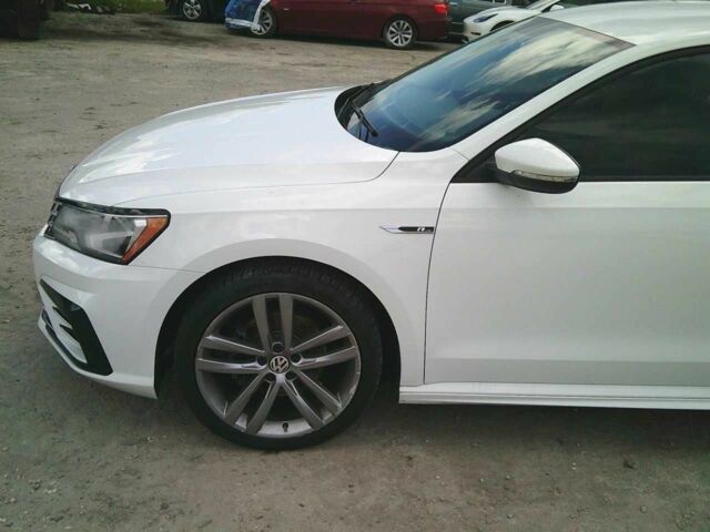 Белый Фольксваген Пассат, объемом двигателя 2 л и пробегом 222 тыс. км за 13900 $, фото 3 на Automoto.ua