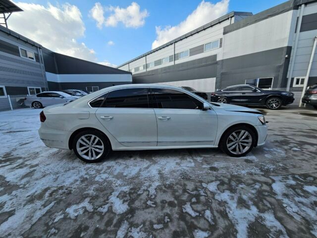 Белый Фольксваген Пассат, объемом двигателя 2 л и пробегом 110 тыс. км за 12700 $, фото 7 на Automoto.ua