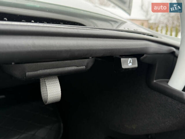 Белый Фольксваген Пассат, объемом двигателя 2 л и пробегом 198 тыс. км за 18950 $, фото 118 на Automoto.ua