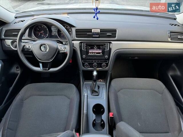 Белый Фольксваген Пассат, объемом двигателя 2 л и пробегом 90 тыс. км за 12800 $, фото 60 на Automoto.ua