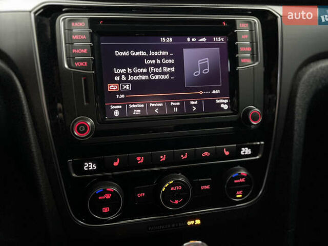 Білий Фольксваген Пассат, об'ємом двигуна 1.98 л та пробігом 143 тис. км за 12900 $, фото 32 на Automoto.ua