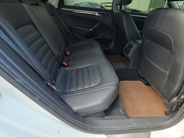 Белый Фольксваген Пассат, объемом двигателя 2 л и пробегом 110 тыс. км за 12700 $, фото 20 на Automoto.ua