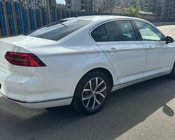 Белый Фольксваген Пассат, объемом двигателя 1.8 л и пробегом 99 тыс. км за 20500 $, фото 3 на Automoto.ua