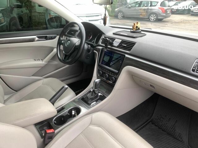 Білий Фольксваген Пассат, об'ємом двигуна 2 л та пробігом 152 тис. км за 16490 $, фото 29 на Automoto.ua