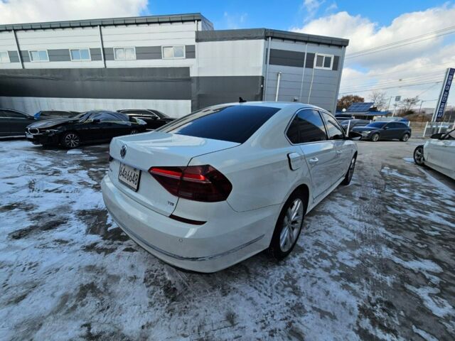 Белый Фольксваген Пассат, объемом двигателя 2 л и пробегом 110 тыс. км за 12700 $, фото 6 на Automoto.ua