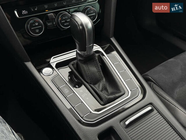 Белый Фольксваген Пассат, объемом двигателя 2 л и пробегом 198 тыс. км за 18950 $, фото 93 на Automoto.ua