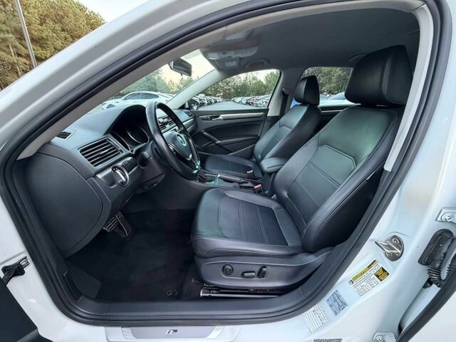 Білий Фольксваген Пассат, об'ємом двигуна 2 л та пробігом 46 тис. км за 11300 $, фото 6 на Automoto.ua